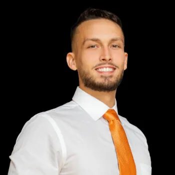 Nathan Oliverio headshot